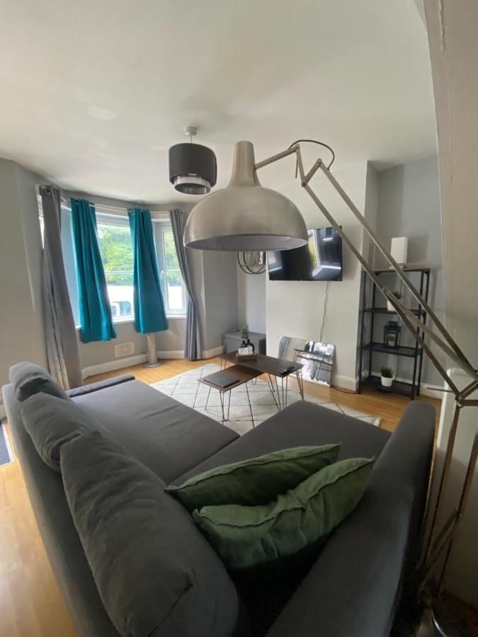 Medway Getaway - 3 Bed Home With Luxury Bathroom Chatham  Exterior photo