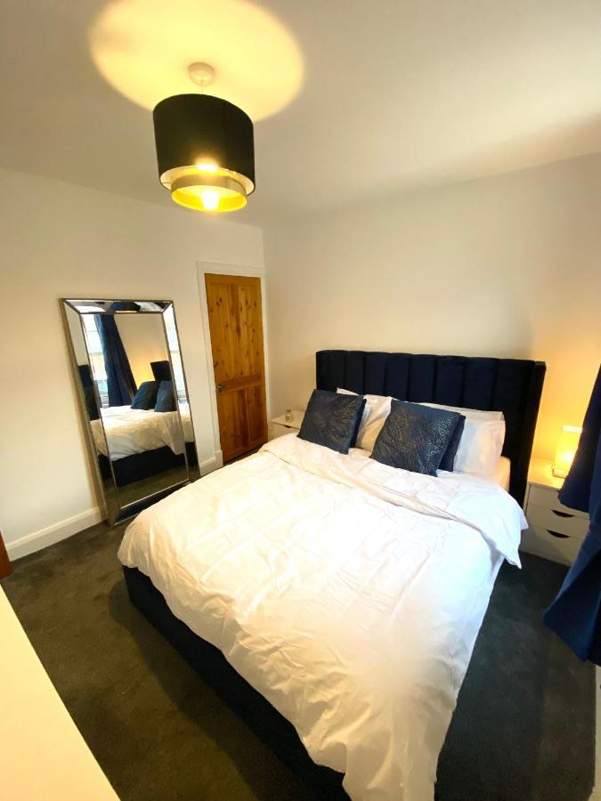 Medway Getaway - 3 Bed Home With Luxury Bathroom Chatham  Exterior photo