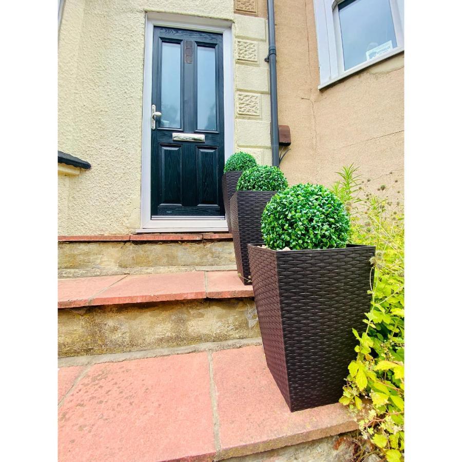 Medway Getaway - 3 Bed Home With Luxury Bathroom Chatham  Exterior photo